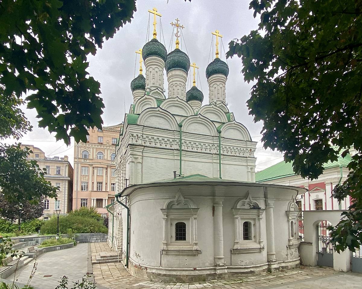 Вид с востока, фасады. Церковь Михаила и Феодора Черниговских под Бором, Замоскворечье (Центральный административный округ (ЦАО), г. Москва)