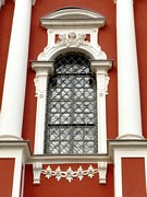 Церковь Климента, папы Римского, Окно второго этажа восточного фасада<br>, Москва, Центральный административный округ (ЦАО), г. Москва