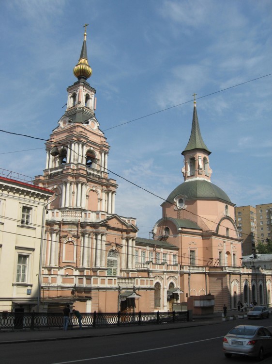 Басманный. Церковь Петра и Павла в Новой Басманной слободе. фасады