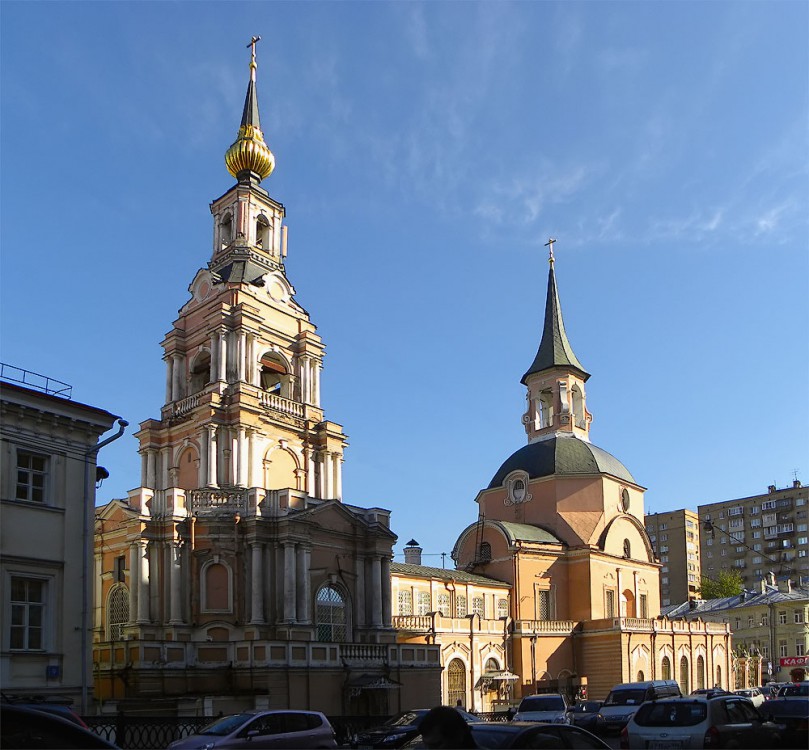 Басманный. Церковь Петра и Павла в Новой Басманной слободе. фасады