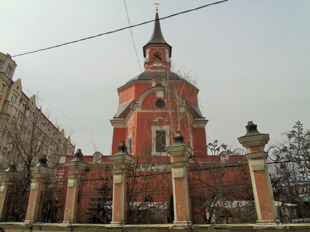 Церковь Петра и Павла в Новой Басманной слободе, Басманный (Центральный административный округ (ЦАО), г. Москва). фасады