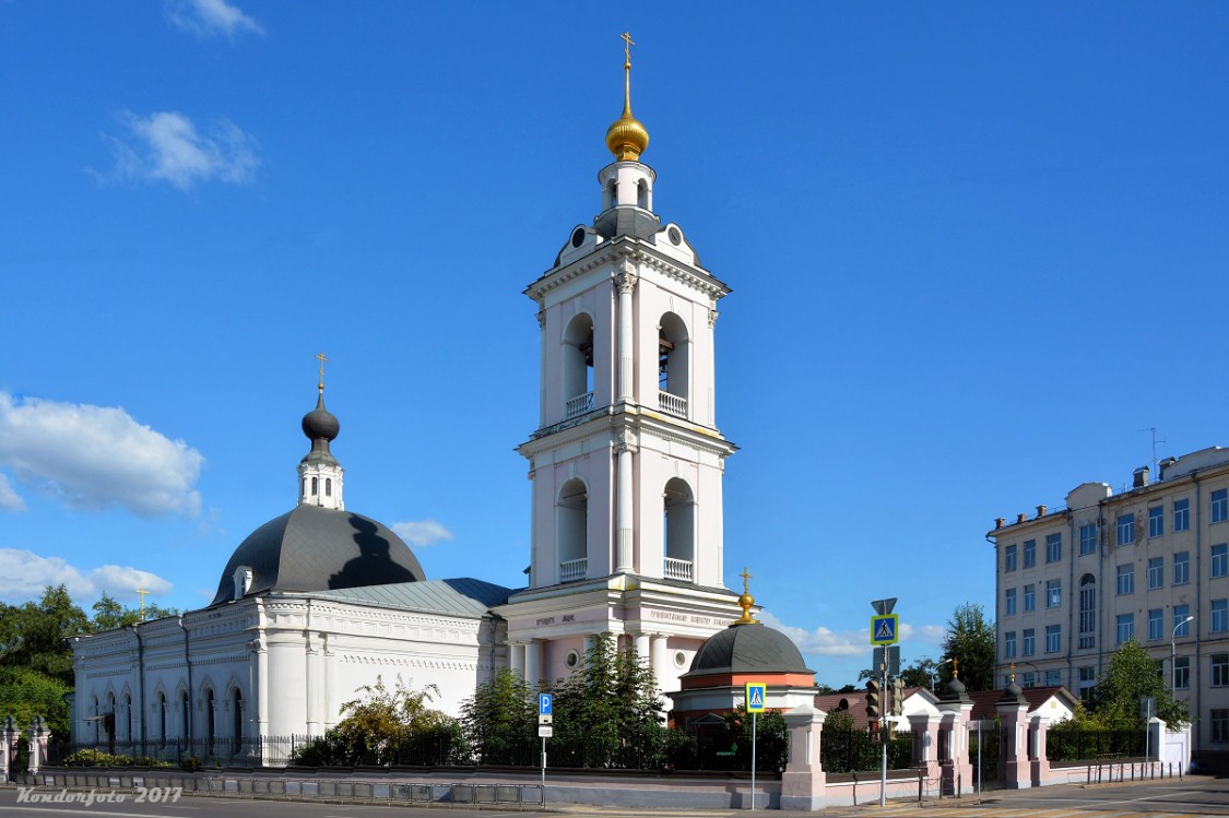 Церковь Николая Чудотворца в Покровском, Басманный (Центральный административный округ (ЦАО), г. Москва). общий вид в ландшафте