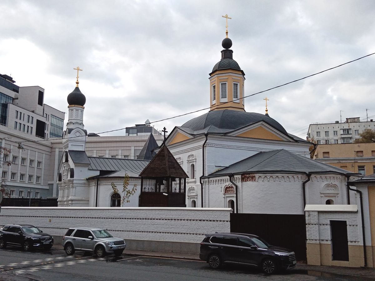 Церковь Николая Чудотворца в Дербеневе, Красносельский (Центральный административный округ (ЦАО), г. Москва). общий вид в ландшафте, Вид на храм с юга