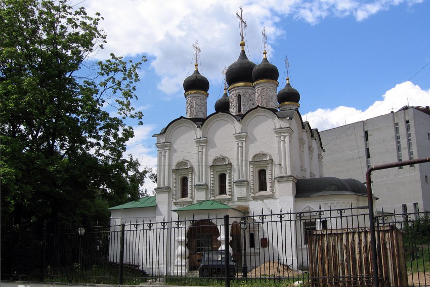 Церковь Владимира равноапостольного в Старых Садех, Басманный (Центральный административный округ (ЦАО), г. Москва). фасады, Вид на храм с южной стороны