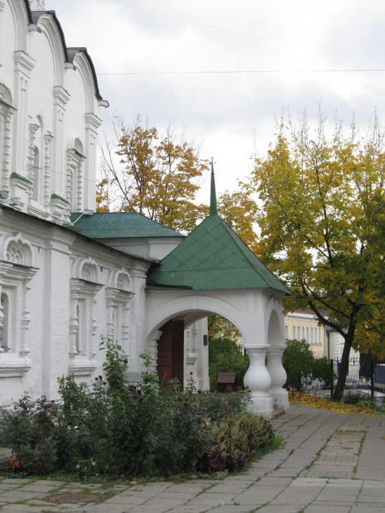 Церковь Владимира равноапостольного в Старых Садех, Басманный (Центральный административный округ (ЦАО), г. Москва). архитектурные детали, Церковь Владимира равноапостольного в Старых Садех 