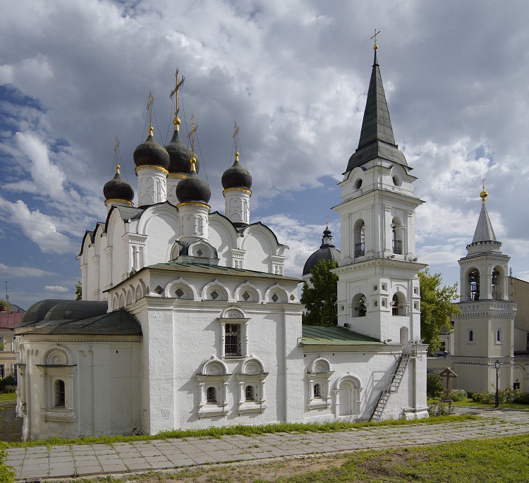 Басманный. Церковь Владимира равноапостольного в Старых Садех. фасады