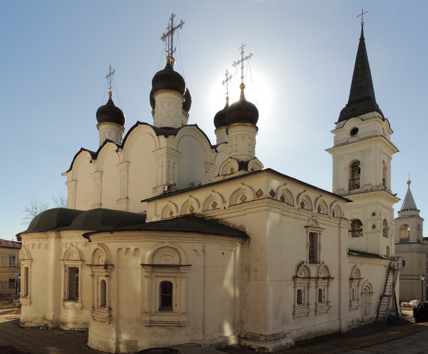 Басманный. Церковь Владимира равноапостольного в Старых Садех. фасады