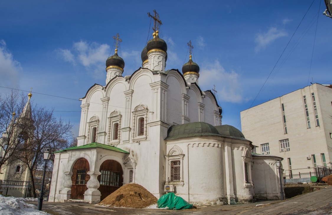 Басманный. Церковь Владимира равноапостольного в Старых Садех. фасады