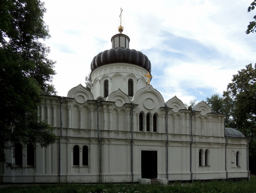 Красносельский. Ново-Алексеевский женский монастырь. Церковь Алексия, человека Божия в Красном селе. фасады