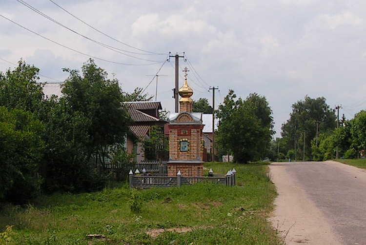 Часовня (часовенный столп) Тихвинской иконы Божией Матери, Улитино (Павлово-Посадский городской округ и г. Электрогорск, Московская область). фасады