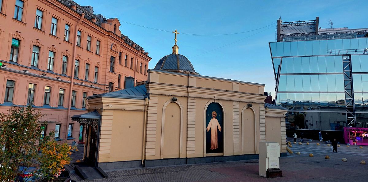 Храм-часовня Спаса Всемилостивого, Адмиралтейский район (Санкт-Петербург, г. Санкт-Петербург). фасады