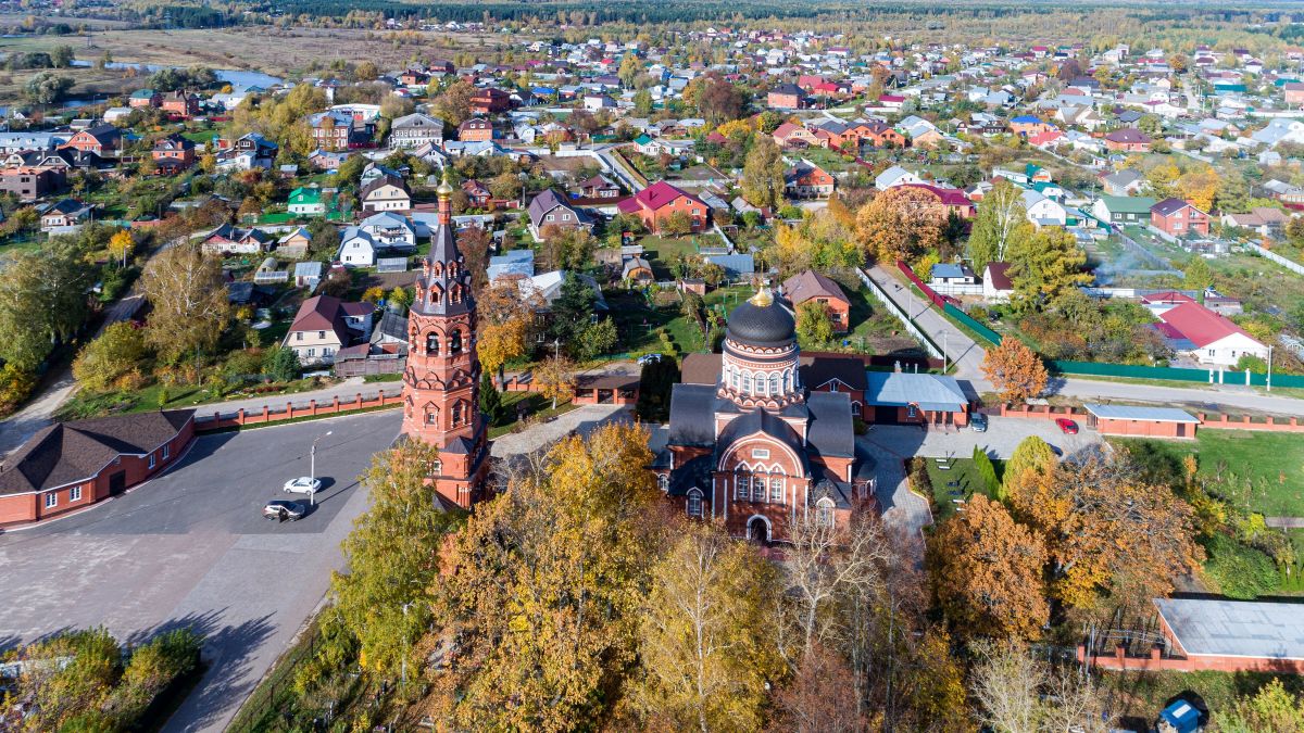 Церковь Вознесения Господня на Городке, Павловский Посад (Павлово-Посадский городской округ и г. Электрогорск, Московская область). общий вид в ландшафте
