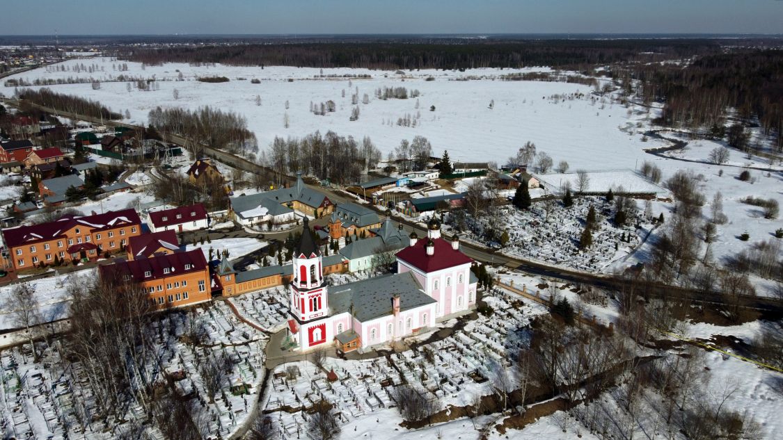 Бывалино. Церковь Казанской иконы Божией Матери. общий вид в ландшафте