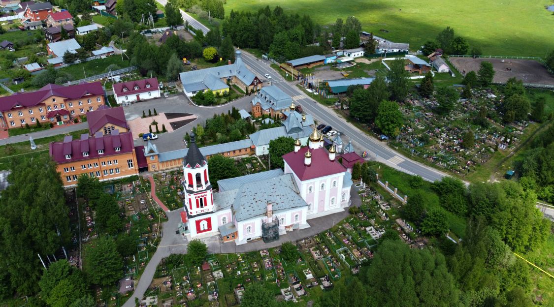 Церковь Казанской иконы Божией Матери, Бывалино (Павлово-Посадский городской округ и г. Электрогорск, Московская область). общий вид в ландшафте