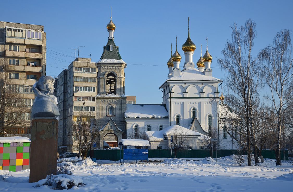 Павловский Посад. Церковь Рождества Пресвятой Богородицы в Корневе (новая). фасады