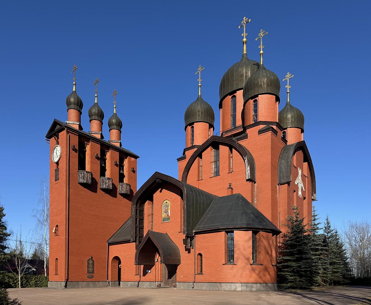 Вид с юго-запада, фасады. Собор Михаила Архангела, Токсово (Всеволожский район, Ленинградская область)