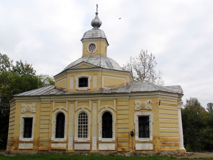 Церковь Всех Святых (полковая), Тихвин (Тихвинский район, Ленинградская область). фасады