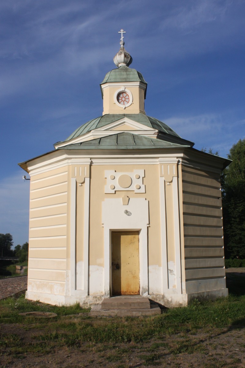 Церковь Всех Святых (полковая), Тихвин (Тихвинский район, Ленинградская область). фасады