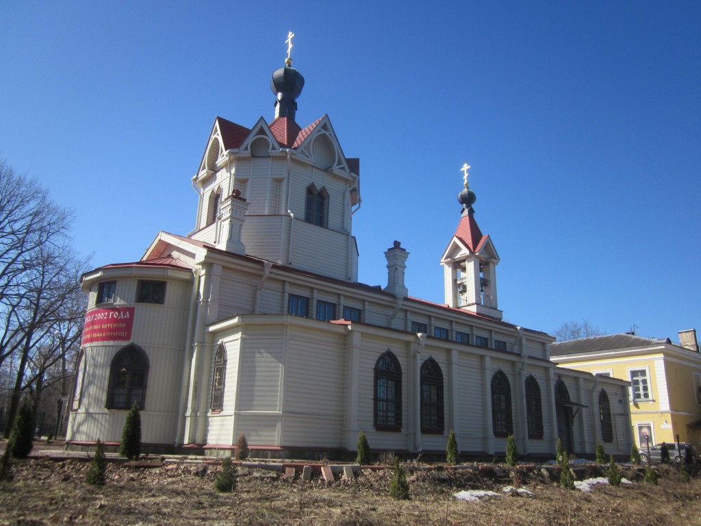 Ломоносов. Церковь Спиридона Тримифунтского. фасады