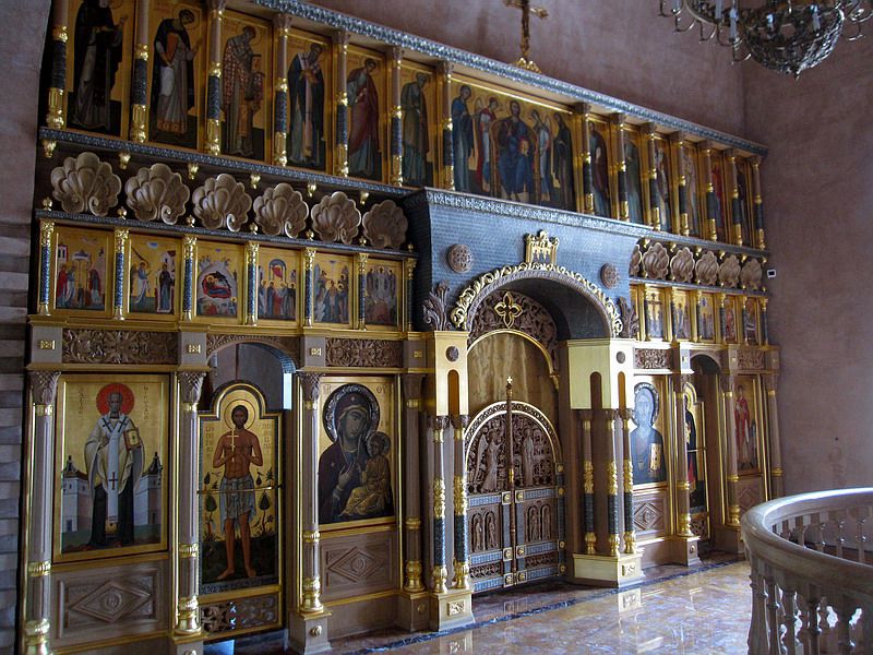 Церковь Антипы Пергамского на Колымажном дворе, Хамовники (Центральный административный округ (ЦАО), г. Москва). интерьер и убранство, Москва. Церковь Антипы, епископа Пергамского, на Колымажном дворе. Иконостас придела святителя Николая Чудотворца.