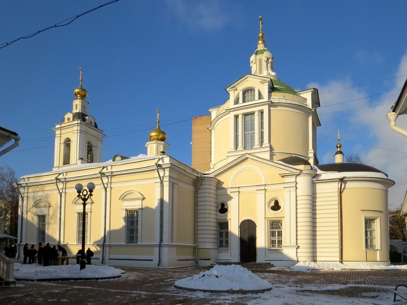 Замоскворечье. Церковь Николая Чудотворца в Кузнецкой слободе. общий вид в ландшафте