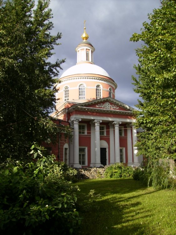 Церковь Троицы Живоначальной в Вишняках (в Больших Лужниках), Замоскворечье (Центральный административный округ (ЦАО), г. Москва). фасады