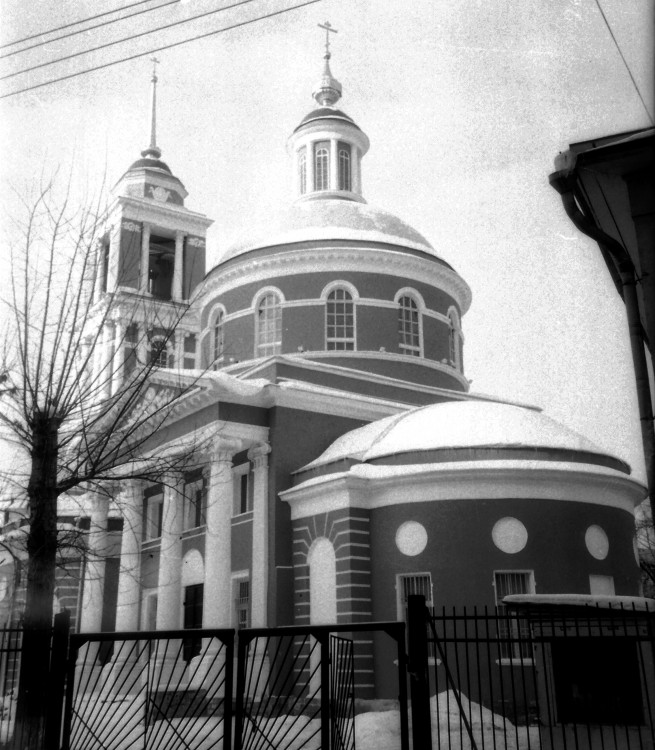 Церковь Троицы Живоначальной в Вишняках (в Больших Лужниках), Замоскворечье (Центральный административный округ (ЦАО), г. Москва). фасады
