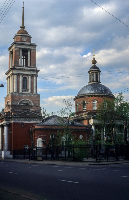 Церковь Троицы Живоначальной в Вишняках (в Больших Лужниках), Замоскворечье (Центральный административный округ (ЦАО), г. Москва). фасады