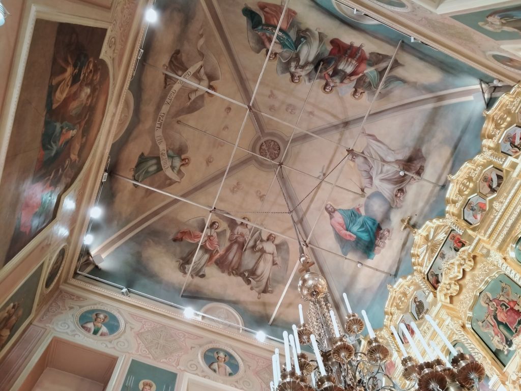 Церковь Николая Чудотворца в Толмачах, Якиманка (Центральный административный округ (ЦАО), г. Москва). интерьер и убранство