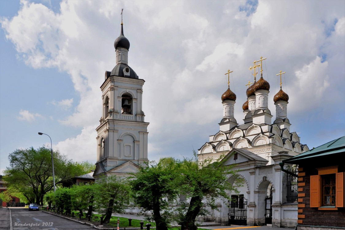 Якиманка. Церковь Николая Чудотворца в Голутвине. фасады