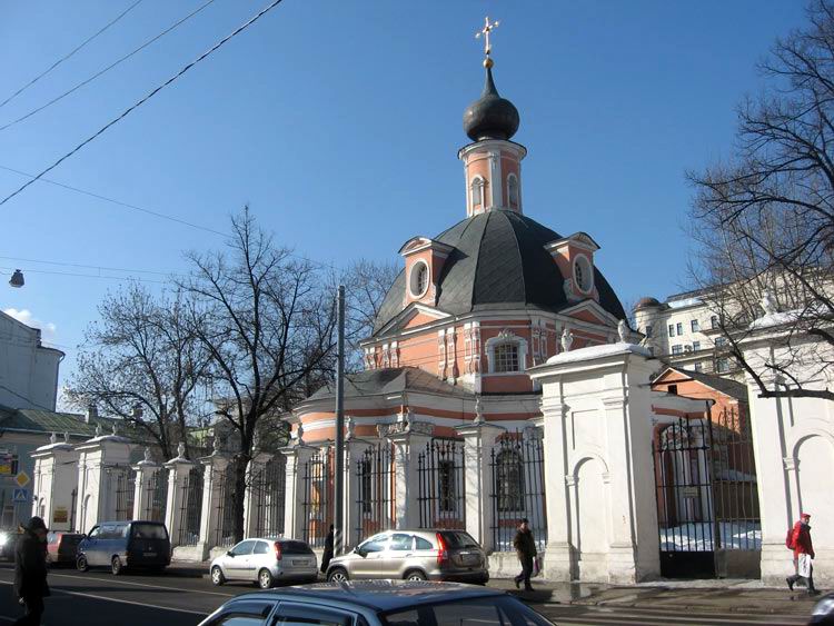 Церковь Екатерины на Всполье, Якиманка (Центральный административный округ (ЦАО), г. Москва). общий вид в ландшафте