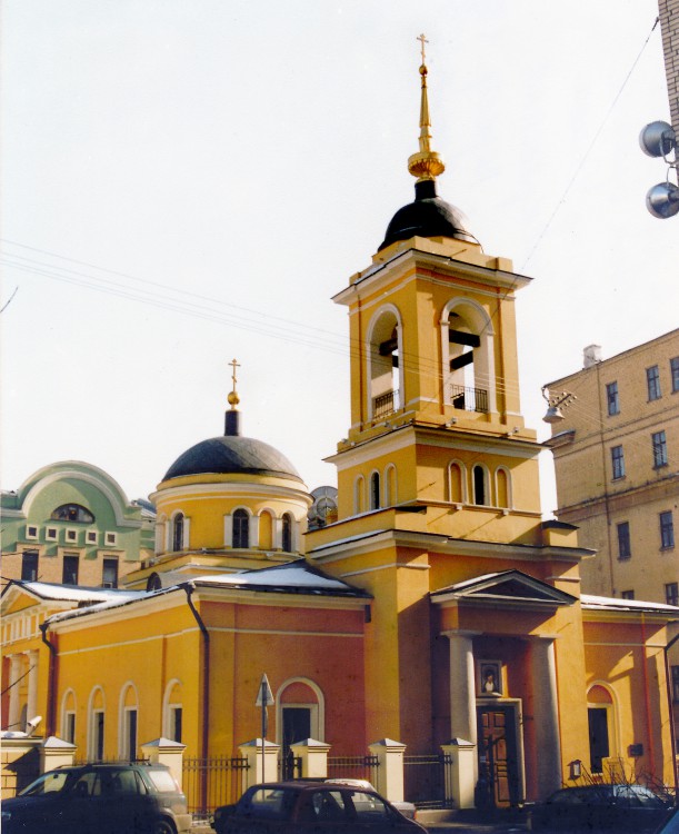 Церковь Афанасия и Кирилла, патриархов Александрийских, (Воскресения Словущего) на Сивцевом Вражке, Арбат (Центральный административный округ (ЦАО), г. Москва). фасады
