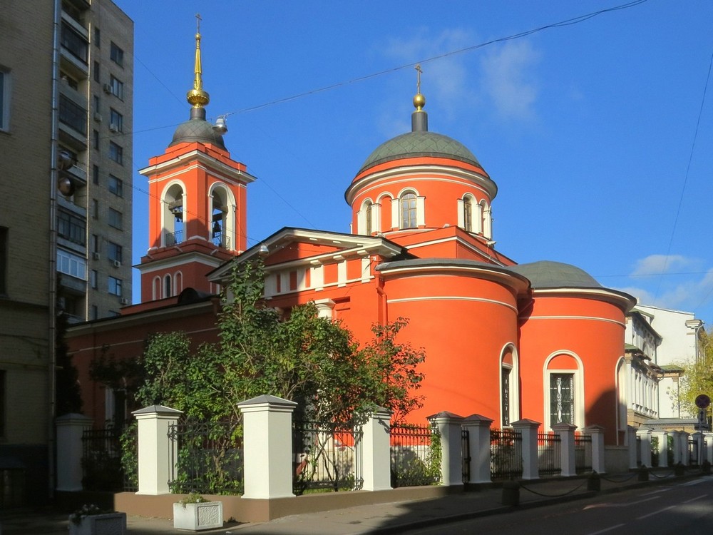 Церковь Афанасия и Кирилла, патриархов Александрийских, (Воскресения Словущего) на Сивцевом Вражке, Арбат (Центральный административный округ (ЦАО), г. Москва). фасады