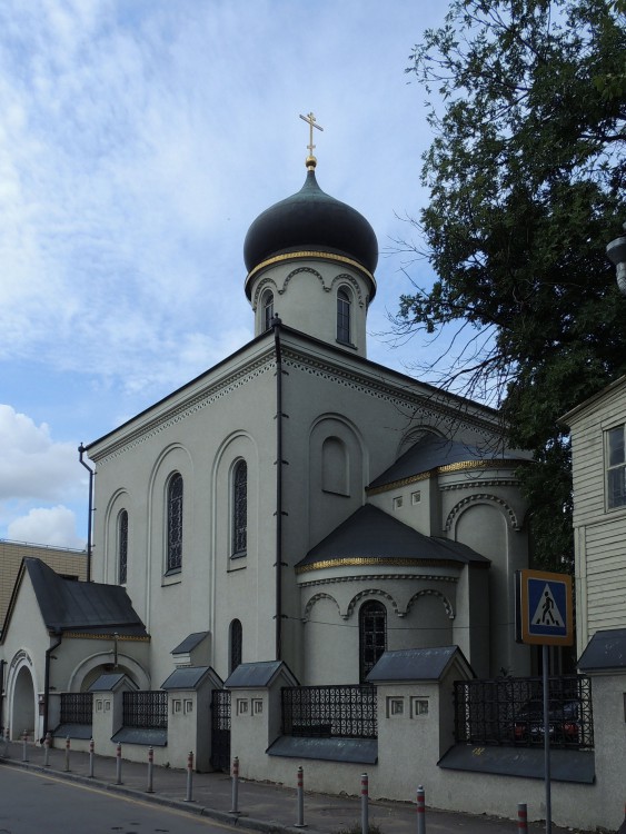 Хамовники. Старообрядческая церковь Покрова Пресвятой Богородицы Остоженской общины. фасады