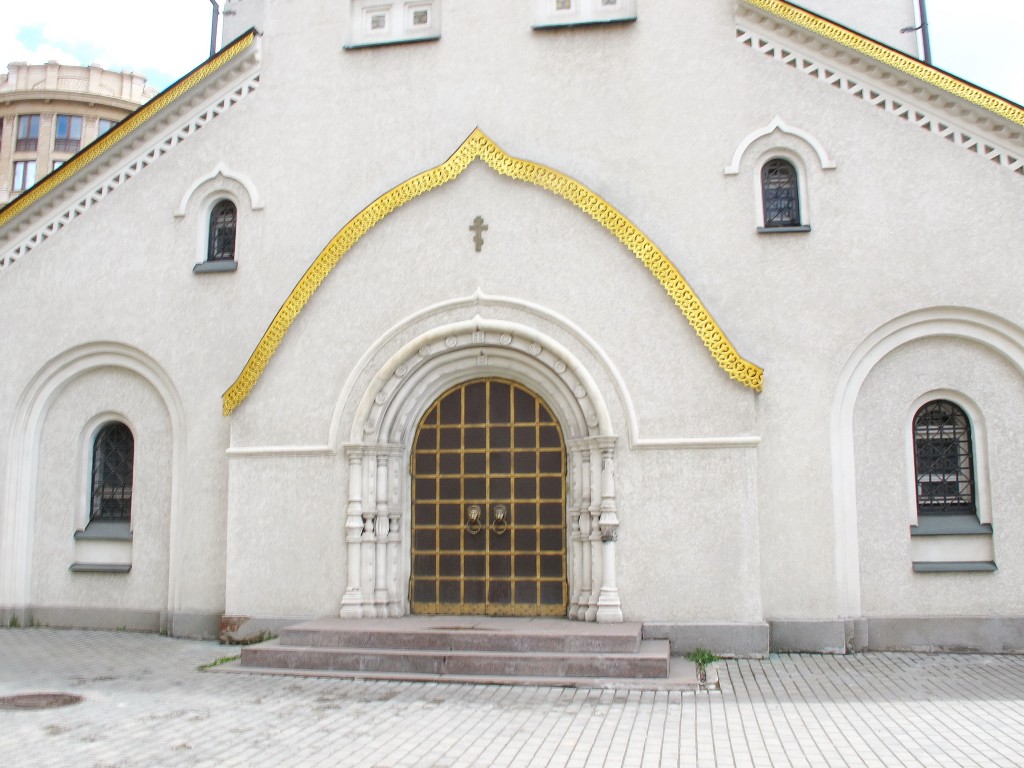 Хамовники. Старообрядческая церковь Покрова Пресвятой Богородицы Остоженской общины. архитектурные детали, Западный фасад и портал главного входа