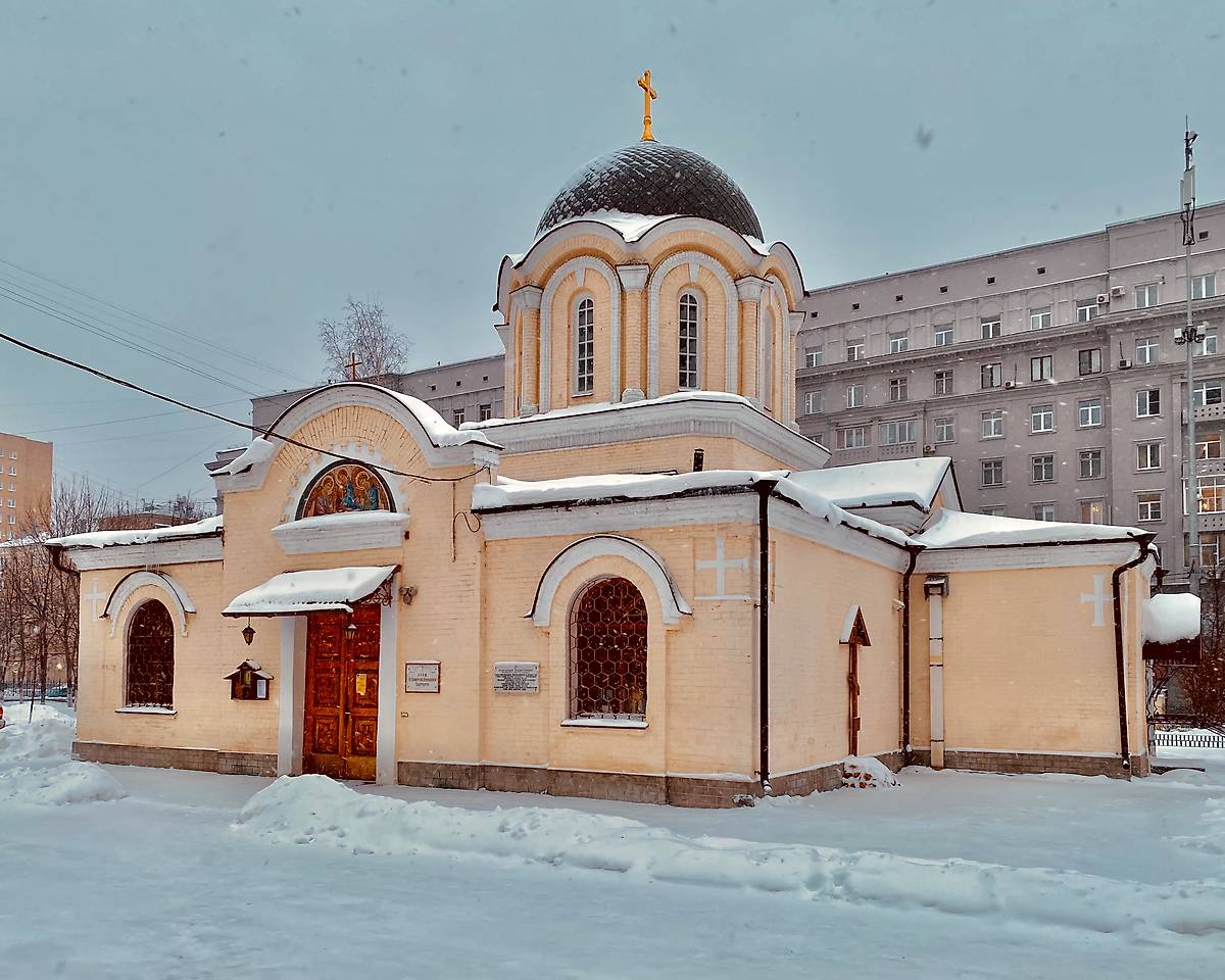 Вид с запада, фасады. Церковь Димитрия Прилуцкого на Девичьем поле, Хамовники (Центральный административный округ (ЦАО), г. Москва)
