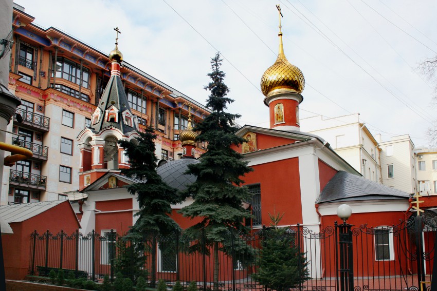 Арбат. Церковь Воскресения Словущего (апостола Филиппа) близ Арбатской площади. фасады