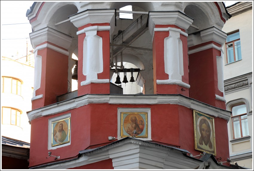 Арбат. Церковь Воскресения Словущего (апостола Филиппа) близ Арбатской площади. архитектурные детали