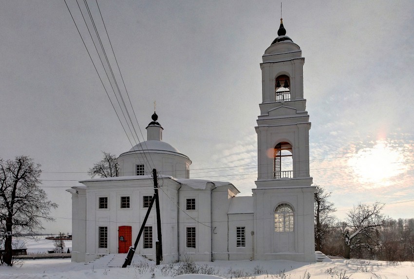 Церковь Иоанна Богослова, Кузмищево (Тарусский район, Калужская область). общий вид в ландшафте