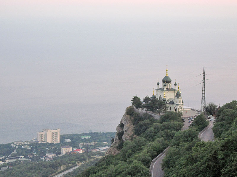 Церковь Воскресения Христова, Форос (Ялта, город, Республика Крым). общий вид в ландшафте