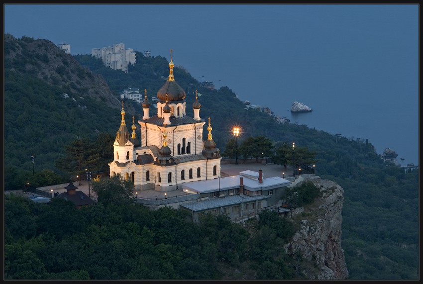 Церковь Воскресения Христова, Форос (Ялта, город, Республика Крым). общий вид в ландшафте