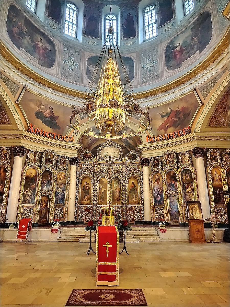 Вид на центральный иконостас, интерьер и убранство. Церковь Вознесения Господня у Никитских ворот ("Большое Вознесение"), Пресненский (Центральный административный округ (ЦАО), г. Москва)