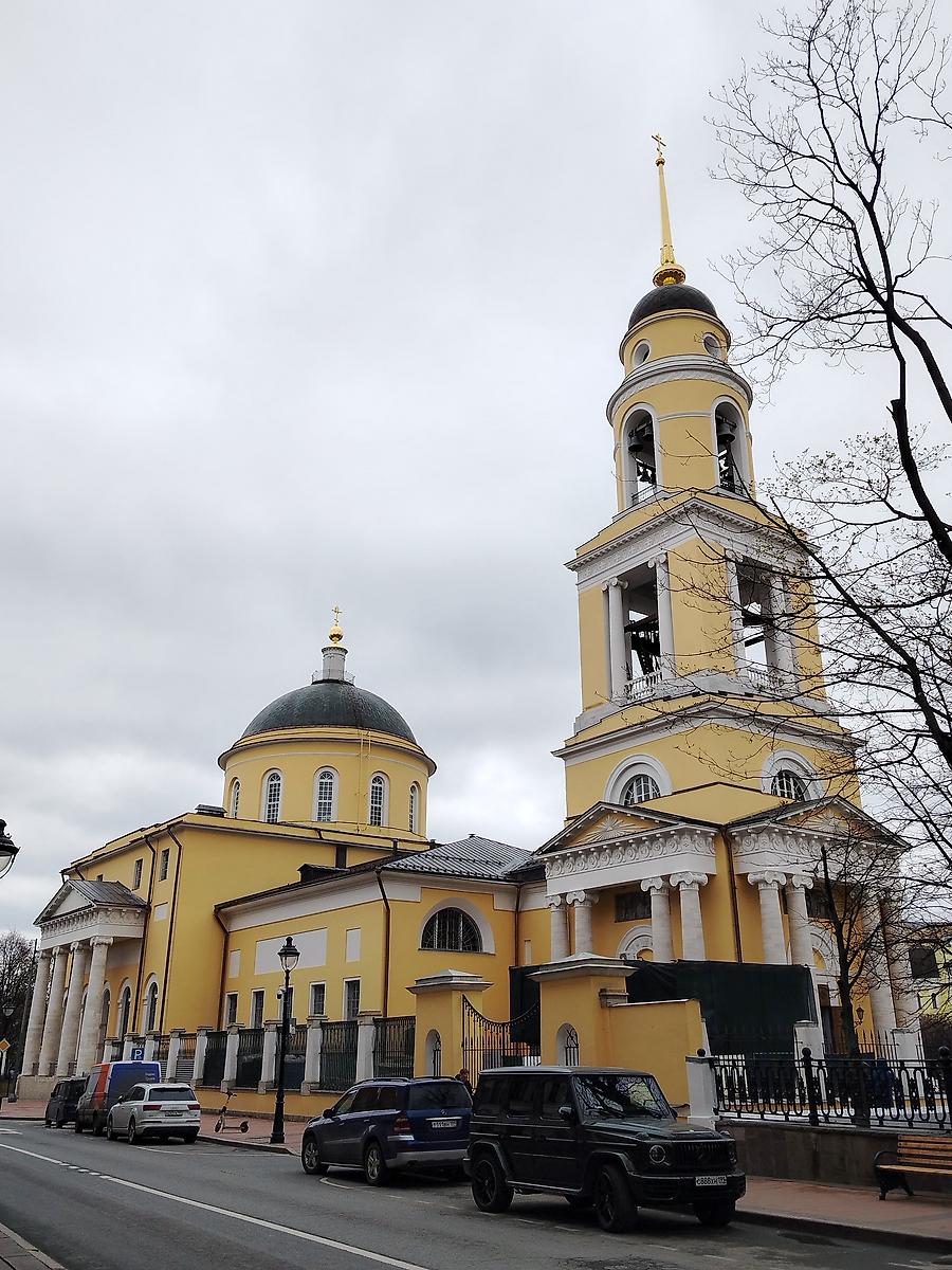 Вид на храм с Малой Никитской улицы, фасады. Церковь Вознесения Господня у Никитских ворот ("Большое Вознесение"), Пресненский (Центральный административный округ (ЦАО), г. Москва)
