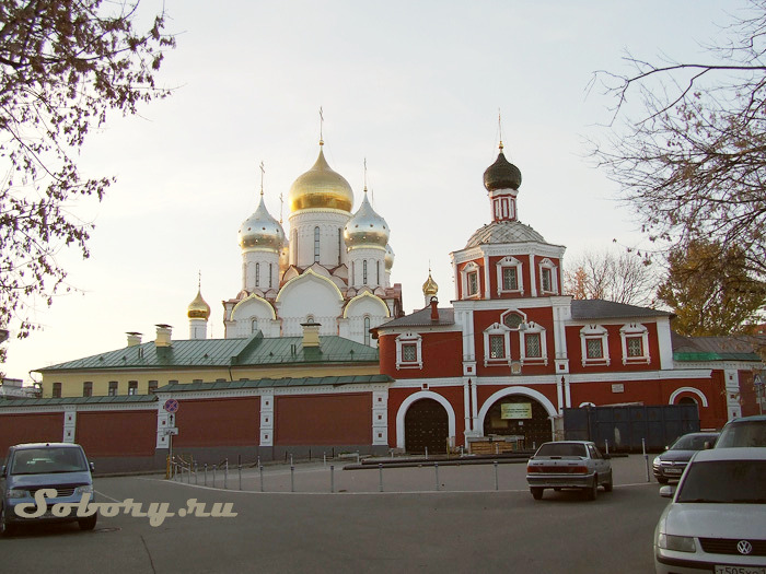 Хамовники. Зачатьевский монастырь. общий вид в ландшафте