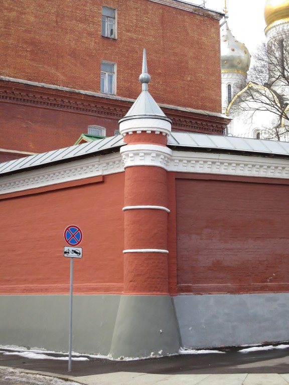 Хамовники. Зачатьевский монастырь. архитектурные детали, Юго-восточная башня монастырской ограды
