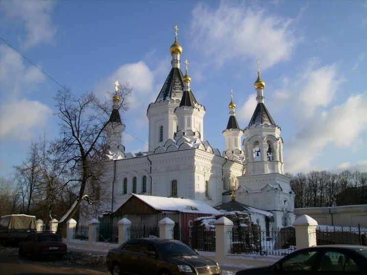 Хамовники. Церковь Михаила Архангела при клиниках на Девичьем поле. фасады