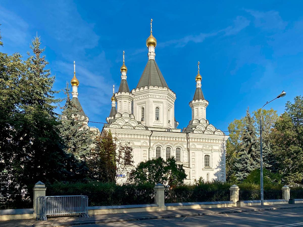 Вид с юга, фасады. Церковь Михаила Архангела при клиниках на Девичьем поле, Хамовники (Центральный административный округ (ЦАО), г. Москва)