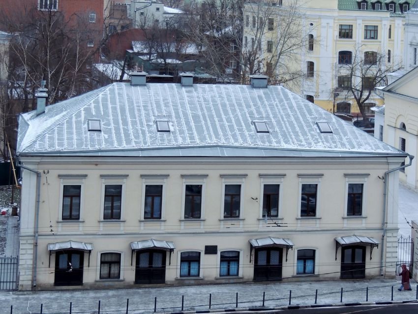 Церковь Успения Пресвятой Богородицы в Казачьей слободе, Якиманка (Центральный административный округ (ЦАО), г. Москва). дополнительная информация, Доходный дом с лавками при Церковь Успения Пресвятой Богородицы, что в Казачьей слободе Москва, улица Большая Полянка,37с1
