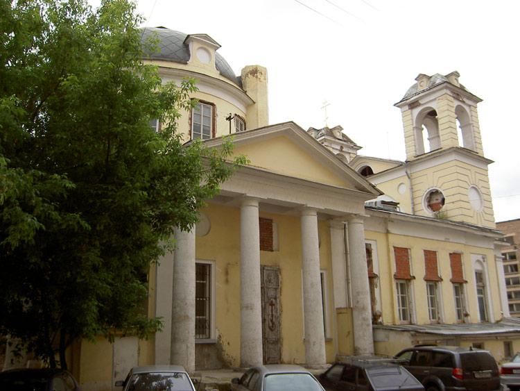 Церковь Успения Пресвятой Богородицы на Могильцах, Хамовники (Центральный административный округ (ЦАО), г. Москва). документальные фотографии