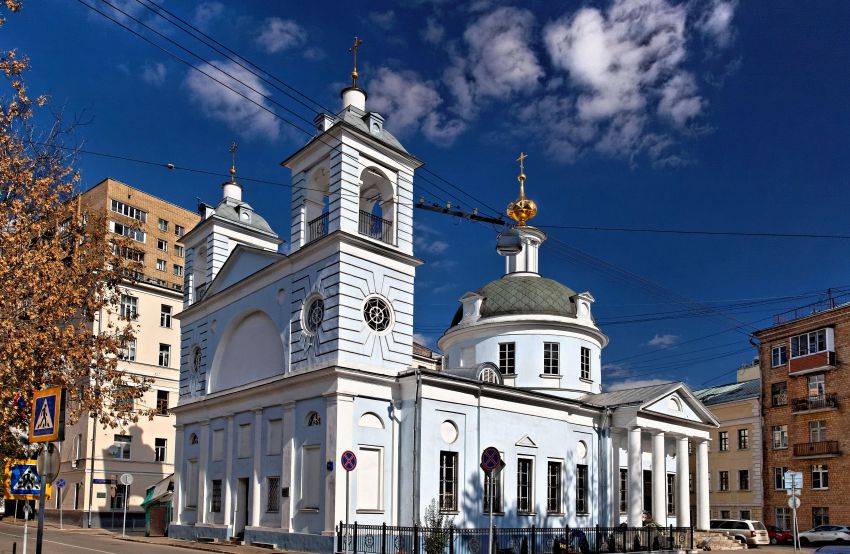 Церковь Успения Пресвятой Богородицы на Могильцах, Хамовники (Центральный административный округ (ЦАО), г. Москва). фасады